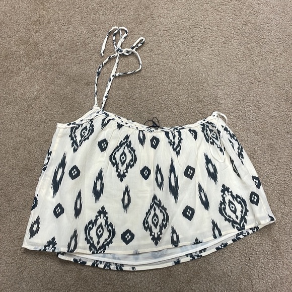 Zara women one shoulder shirt. Small - Picture 7 of 8